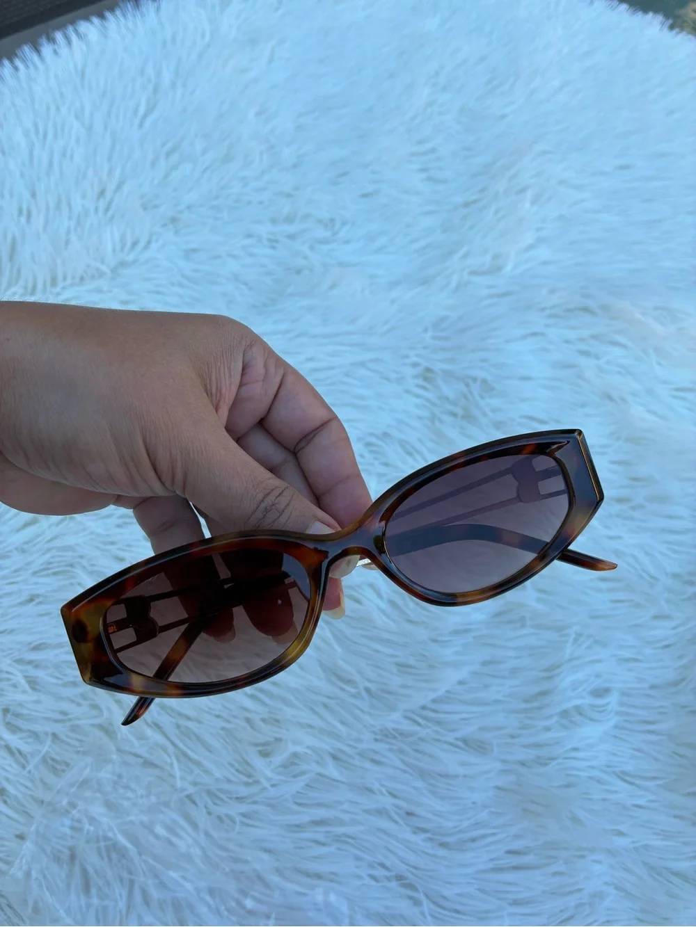 Slim Cat-Eye Tortoiseshell Sunglasses - Brown